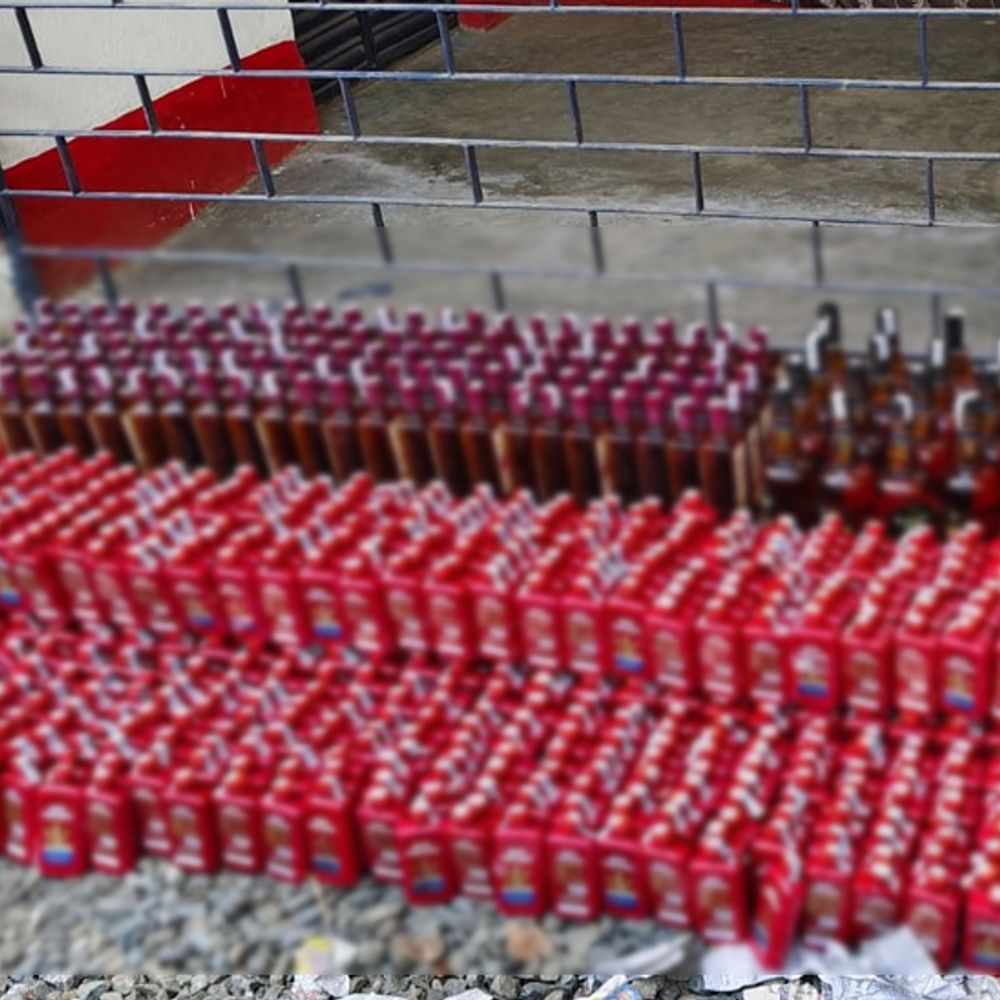 कोडरमा में कार से शराब की बड़ी खेप जब्त:  बिहार ले जाई जा रही थी, ड्राइवर गिरफ्तार – koderma News