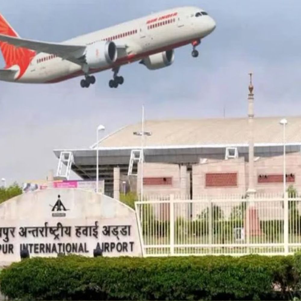 अगस्त-24 की तुलना में अगस्त-25 में 27 हजार यात्री कम:एयरपोर्ट: अगस्त में 5.8% यात्रीभार कम रहा, जयपुर 13वें पायदान पर