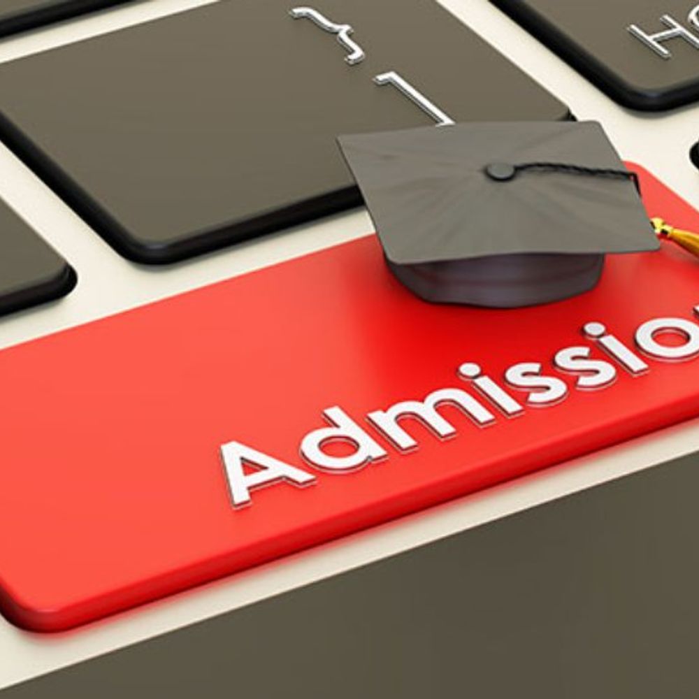 उच्च शिक्षा में बेटियों का दखल बढ़ा:कॉलेज में बेटों से 1.39 लाख बेटियां ज्यादा, 10 साल में 96% नामांकन बढ़ा