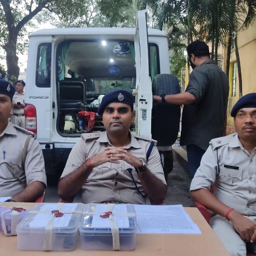 धनबाद में एफसीआई गोदाम फायरिंग मामले का खुलासा:  दो आरोपी गिरफ्तार, हथियार बरामद; ट्रक चालक को लगी थी गोली – Dhanbad News