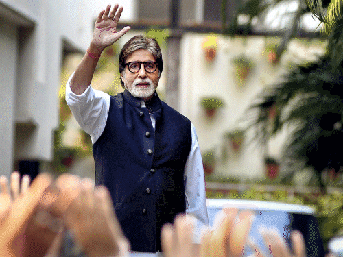 'सुपरस्टार बनने के बाद भी अमिताभ बच्चन विनम्र रहे:जावेद अख्तर ने बताया – सेट में पर समय से 15 मिनट पहले पहुंचते थे