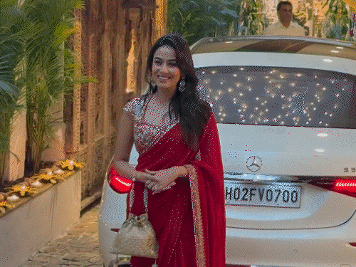 करवा चौथ 2025; अनिल कपूर के घर सेलिब्रेशन:शिल्पा शेट्टी पिंक लहंगे और मीरा कपूर रेड साड़ी में आईं नजर, रवीना टंडन का गॉर्जियस अंदाज