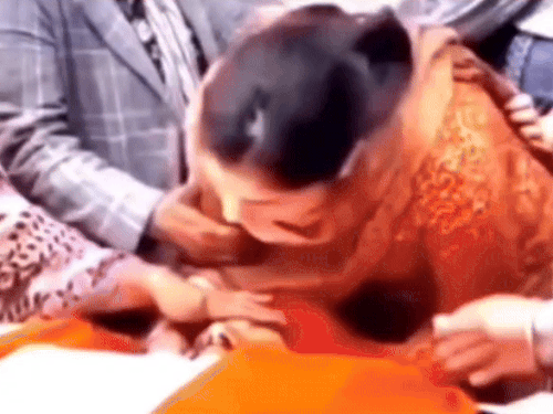 राजवीर जवंदा के अंतिम संस्कार का फेक VIDEO वायरल:महिला कह रही- पगड़ी न छेड़ो, टौर खराब न करो, यह वीडियो पुलिस कॉन्स्टेबल अमृतपाल का निकला