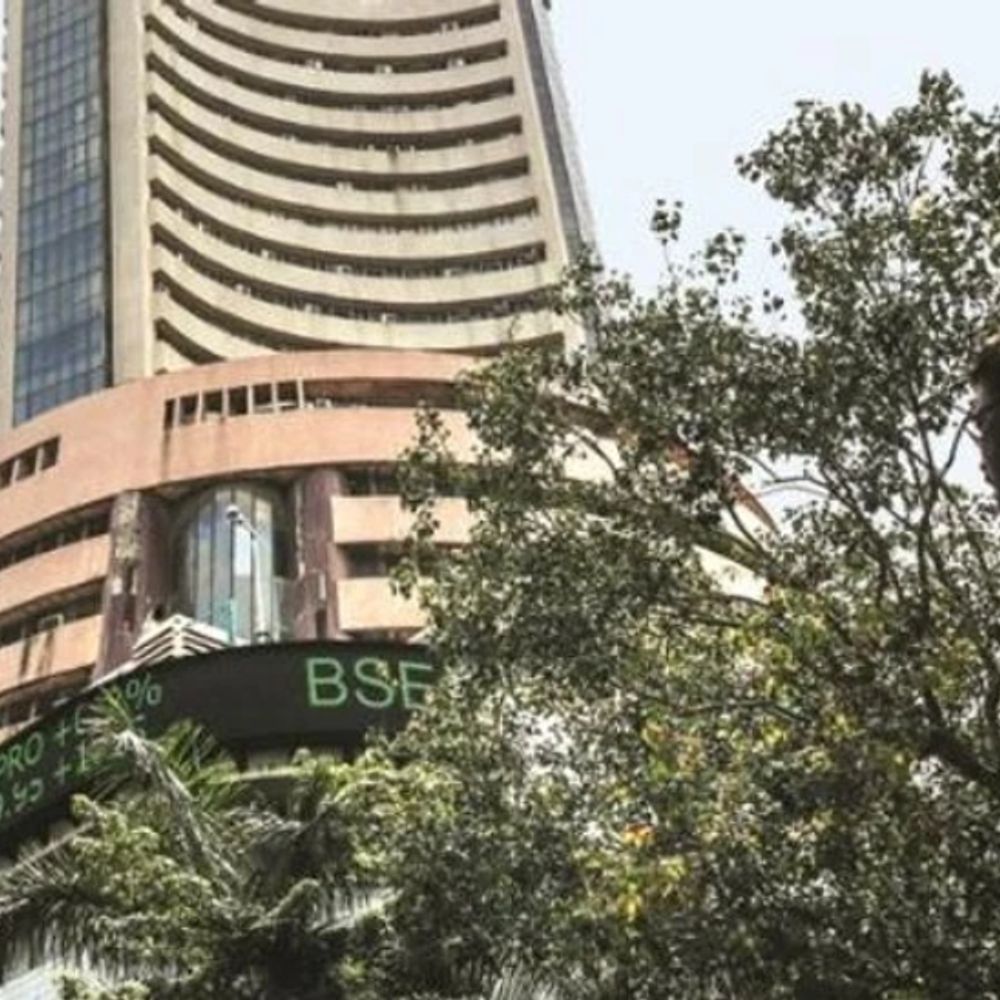 सेंसेक्स 328 बढ़कर 82,500 पर बंद हुआ:निफ्टी भी 103 अंक चढ़ा; बैंकिंग-रियल्टी और फार्मा शेयर्स चढ़े