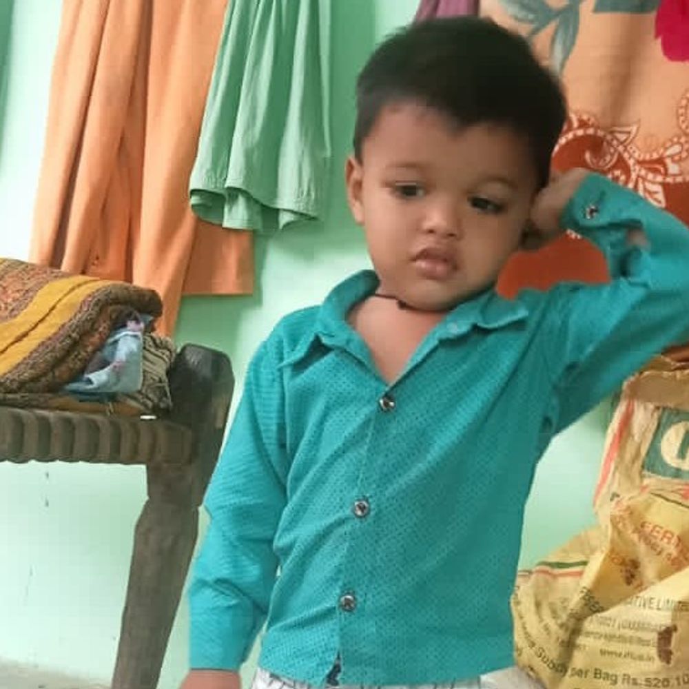 एटा में दो वर्षीय मासूम की डूबने से मौत:घर के बाहर खेलते समय गड्ढे में गिरा, परिवार में छाया मातम