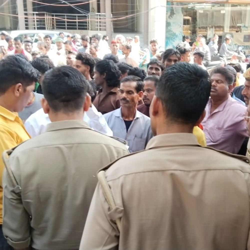 सभासद के भाई ने सफाईकर्मी से मारपीट की:लखीमपुर खीरी में मुकदमा दर्ज, कर्मचारी आक्रोशित