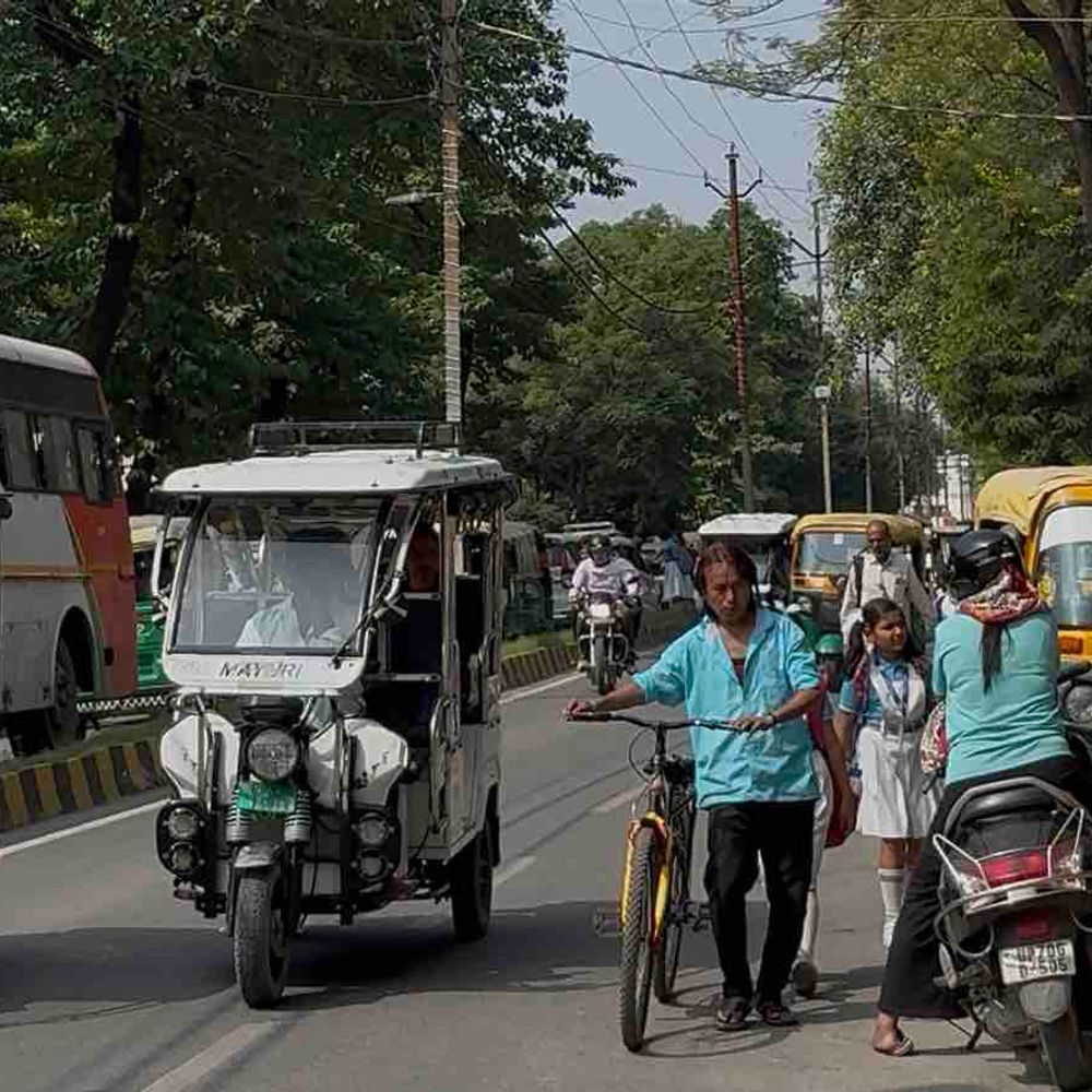 गोरखपुर से मानसून विदा, मौसम शुष्क:दिन में तेज धूप और रात में हल्की ठंड, पछुआ हवाओं का असर