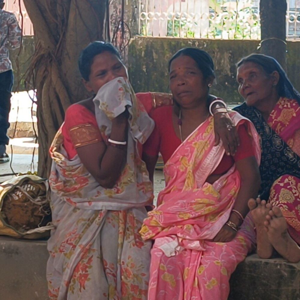 गुमला में युवक ने फांसी लगा दी जान:  पत्नी से विवाद के बाद गुस्से में चला गया कमरे में, साड़ी से फंदा बना लटका – Gumla News