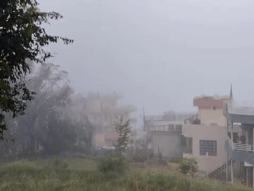 उत्तराखंड की ठंड हवाओं ने गिराया देश का तापमान:पहाड़ी इलाकों में बादल छाए रहेंगे, सभी 13 जिलों में मौसम शुष्क; सुबह-शाम बढ़ी ठंड