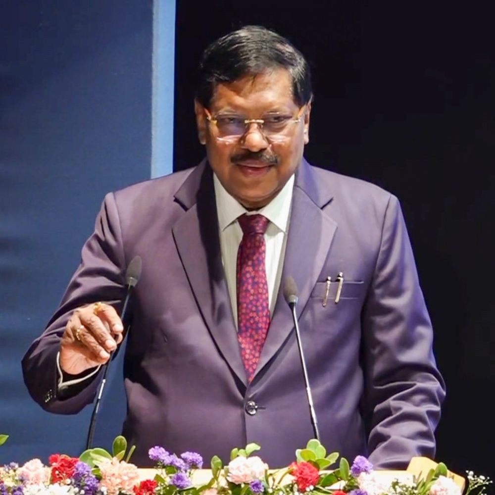 CJI बोले- डिजिटल युग में लड़कियां सबसे ज्यादा असुरक्षित:तकनीक सशक्तिकरण नहीं, शोषण का जरिया बनी; इसके खिलाफ पुलिस को खास ट्रेनिंग देना जरूरी