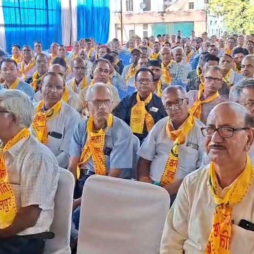 धौलपुर में समता आन्दोलन समिति का जिला सम्मेलन:राष्ट्रीय अध्यक्ष पाराशर नारायण शर्मा ने किया मार्गदर्शन