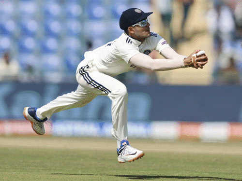 दिल्ली टेस्ट- फॉलोऑन खेल रही वेस्टइंडीज के 2 बैटर्स आउट:चंद्रपॉल और एथनाज आउट, कैम्पबेल की फिफ्टी; भारत ने पहली पारी में 248 पर ऑलआउट किया