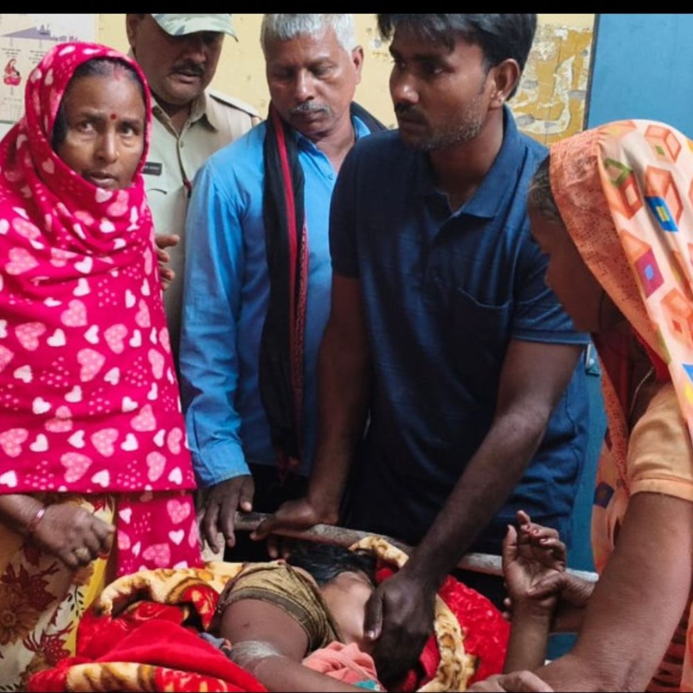 घर से शौच जा रही महिला पर तेंदुए का हमला:बहराइच में इलाज जारी, कांबिंग में जुटी वन विभाग की टीम