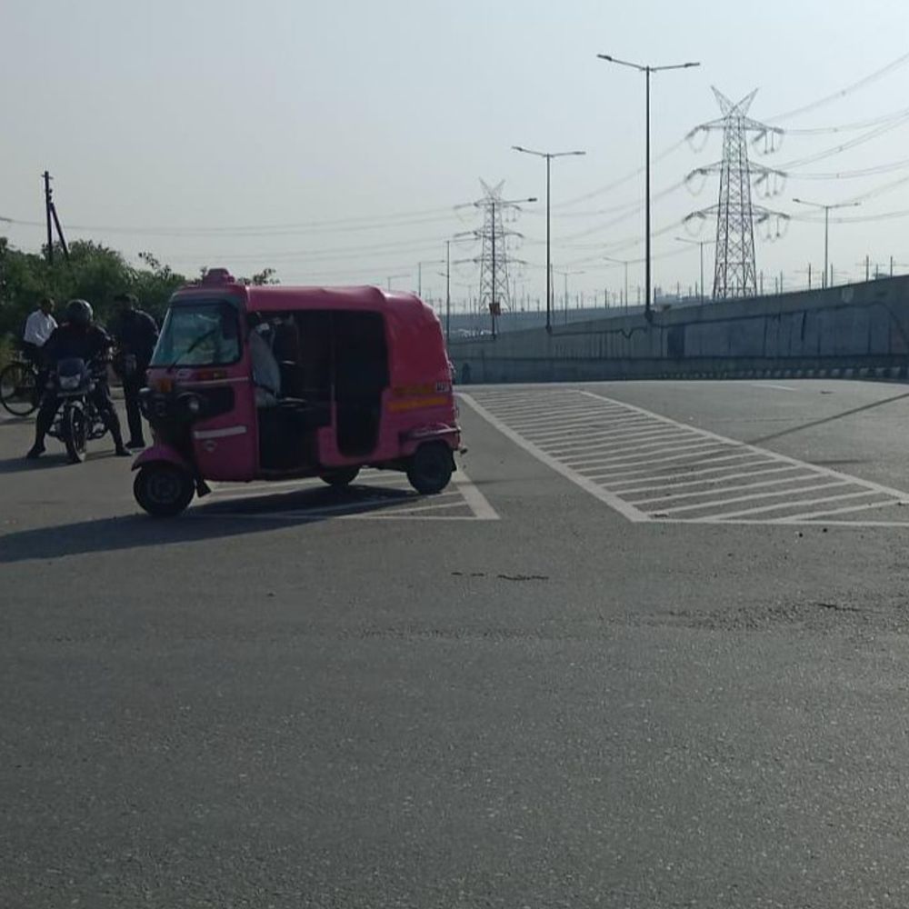 गाजियाबाद में सुबह से धूप खिली, मौसम साफ:सुबह का तापमान 19 डिग्री सेल्सियस, दीपावली बाद बढ़ेगी सर्दी