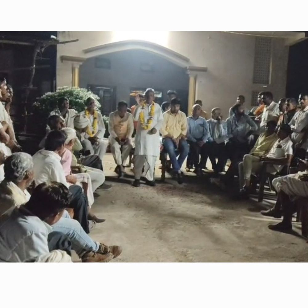 दरोगा की धमकी के बाद किसान पंचायत निलंबन की मांग:ग्रीन फील्ड हाइवे पर मुआवजा बढ़ाया जाए, मंगलवार को कलेक्टर-एसपी को सौंपेंगे ज्ञापन