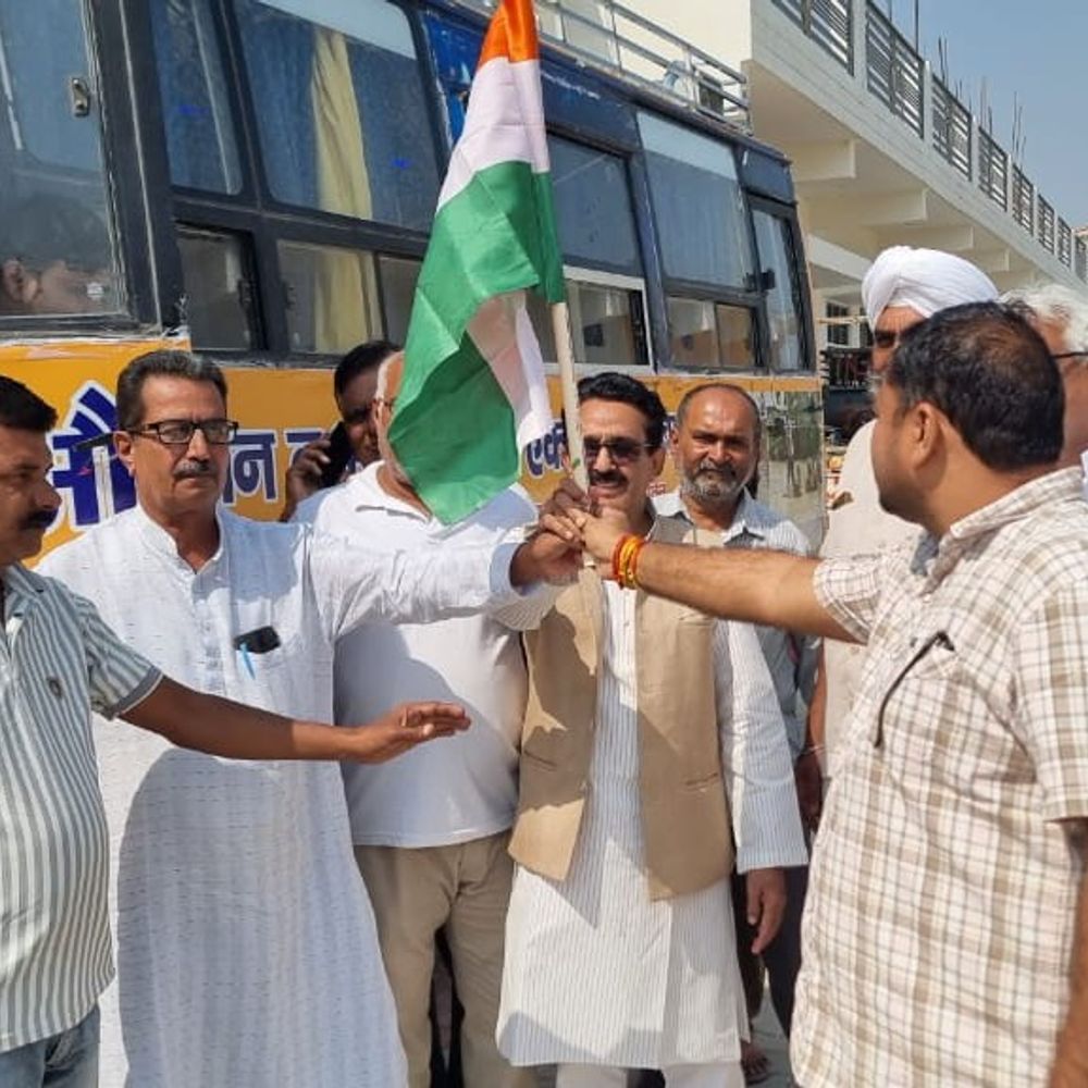 संभल से पंजाब के लिए राहत वाहन रवाना:बाढ़ प्रभावितों को खाद, बीज और सामग्री मिलेगी