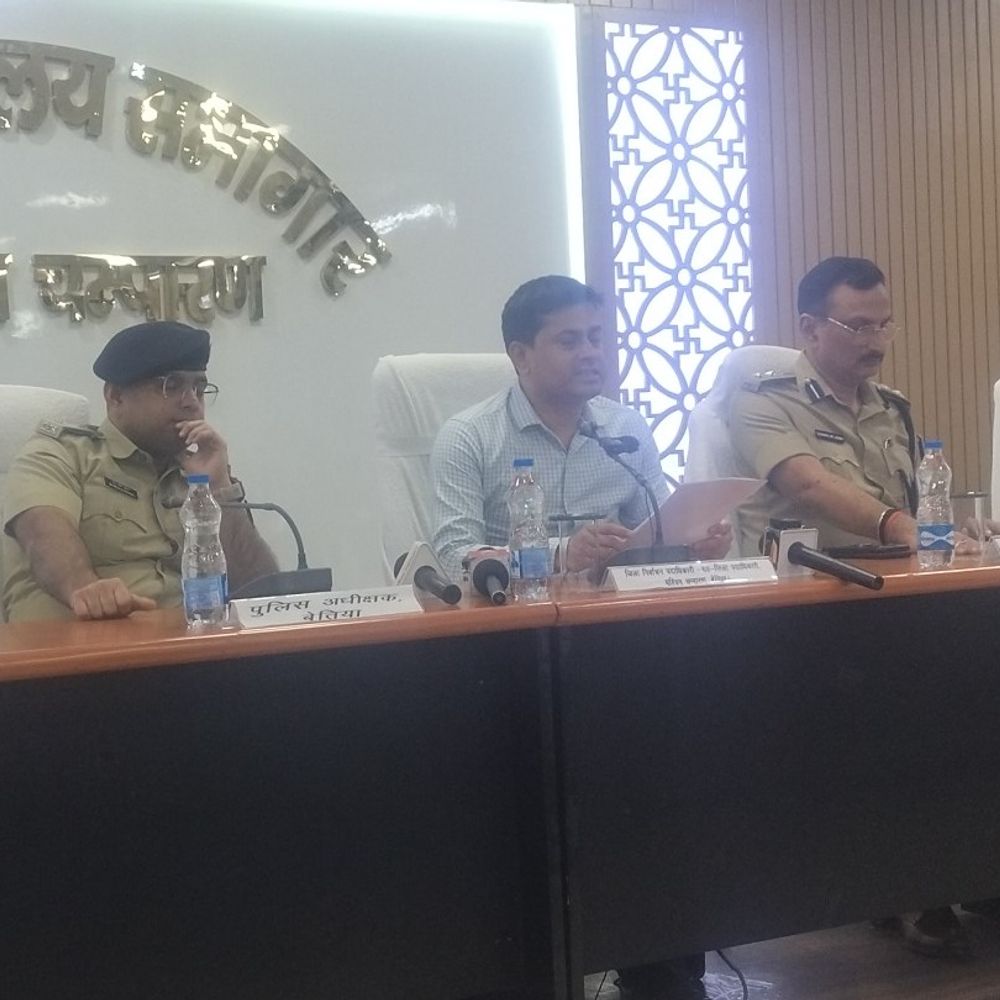 पश्चिम चंपारण में विधानसभा चुनाव के लिए नामांकन शुरू:पहले दिन एक भी प्रत्याशी नहीं पहुंचे, अधिकारी करते रहे इंतजार