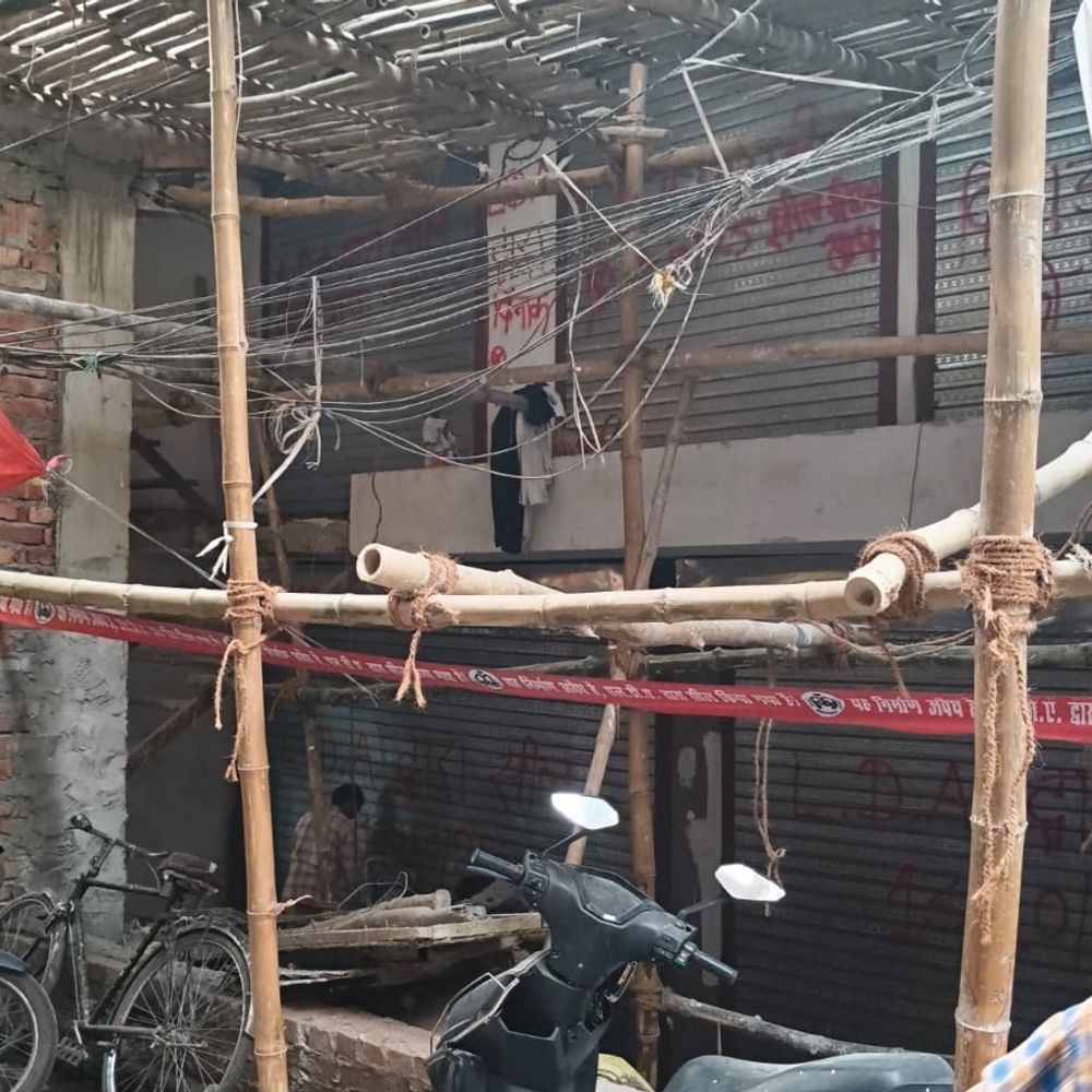 लखनऊ में अपार्टमेंट, एक कॉम्प्लेक्स और गोदाम सील:एलडीए की कार्रवाई, जोन-7 की टीम ने चलाया अभियान