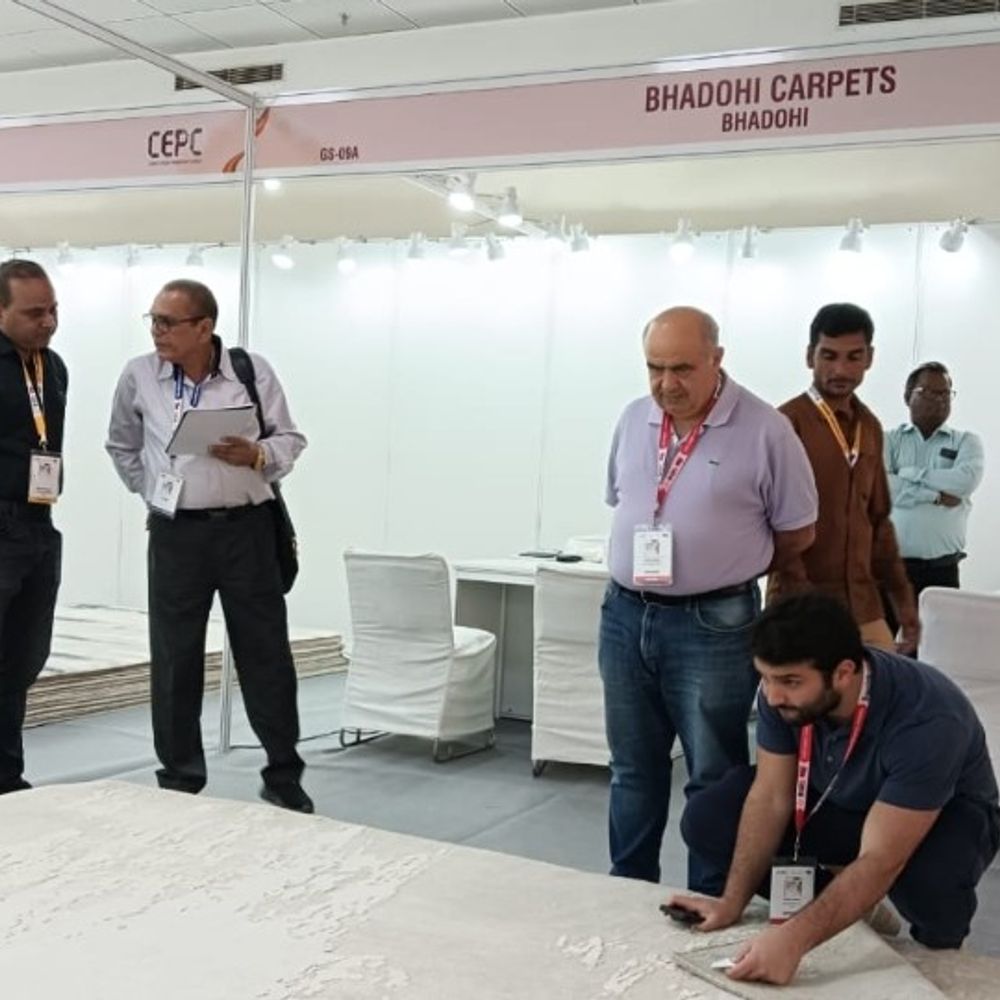 भदोही कार्पेट एक्सपो में 190 विदेशी खरीदार:आयातकों ने उत्पादों में रुचि दिखाई, अमेरिकी टैरिफ का असर