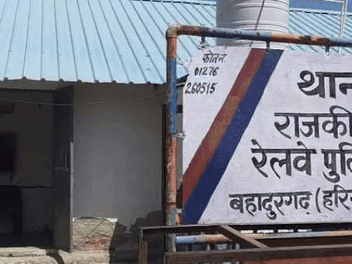 जींद हत्या केस फरारी में प्रयोग बाइक बहादुरगढ़ से चोरी:  रेलवे स्टेशन पर खड़ी की, पकड़े जाने पर पुलिस बरामदगी को पहुंची तो गायब मिली – bahadurgarh (jhajjar) News