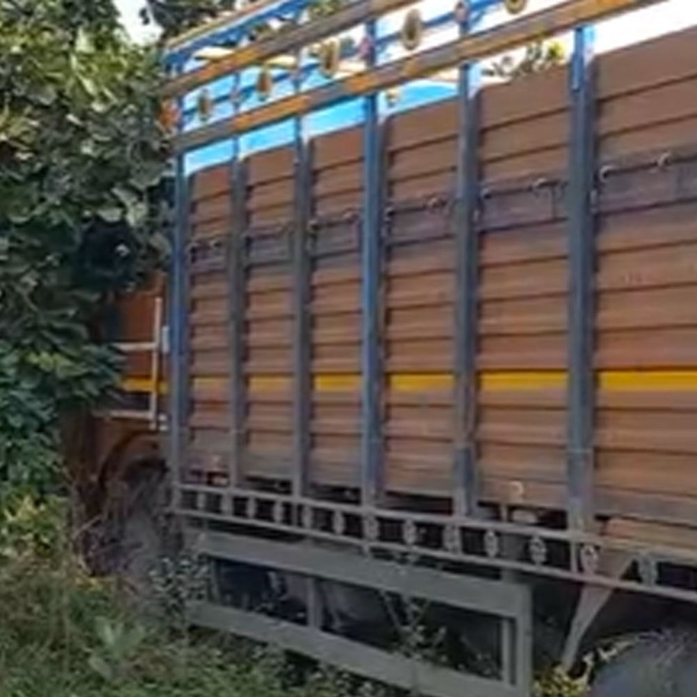 जामताड़ा में ट्रक ने कई वाहनों को मारी टक्कर:  हादसे में दो घायल, बंगाल जाते वक्त हुई घटना; नशे में था ड्राइवर – Jamtara News