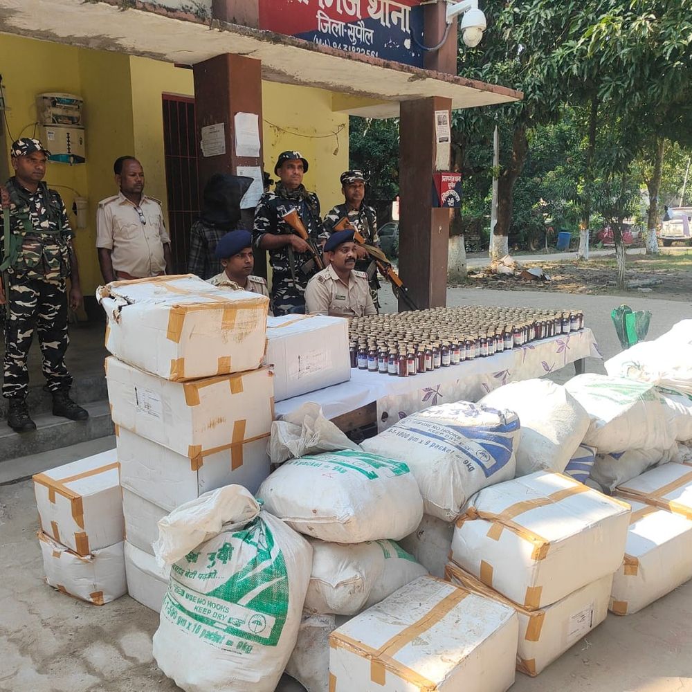 सुपौल में 7560 बोतल प्रतिबंधित कफ सिरप जब्त, तस्कर गिरफ्तार:15.12 लाख रुपए की नशीली पदार्थ और मैजिक वैन बरामद