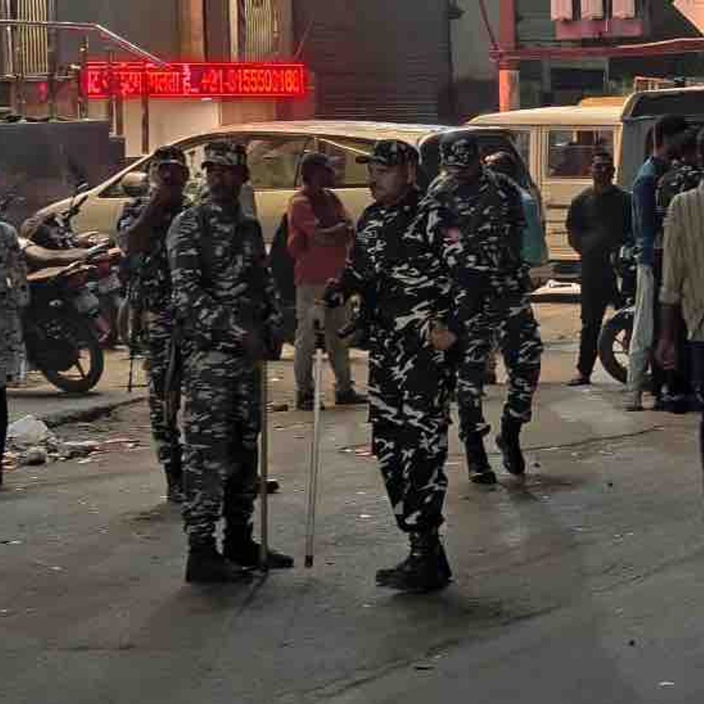 बेतिया में वाहन जांच अभियान:  एसएसबी और जिला पुलिस ने गाड़ियों की चेकिंग की – Bettiah (West Champaran) News