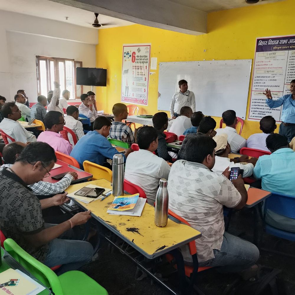 मधुबनी में मतदानकर्मियों का प्रशिक्षण छठे दिन भी जारी:  EVM-VVPAT संचालन की बारीकियों के बारे में जानकारी दी गई – Madhubani News