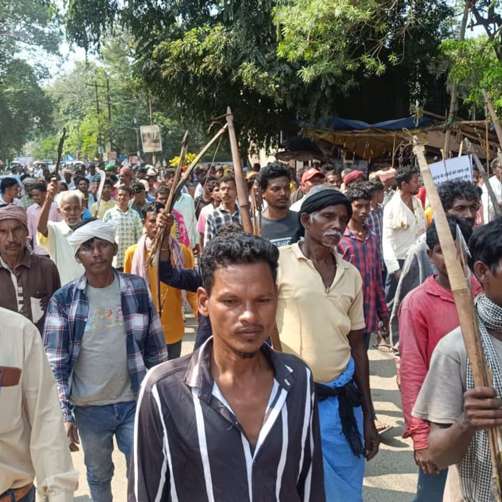 चाईबासा में सारंडा को सेंचुरी बनाने का विरोध:  आदिवासियों ने निकाली विशाल जन आक्रोश रैली, सड़क जाम कर किया विरोध प्रदर्शन – Chaibasa (West Singhbhum) News