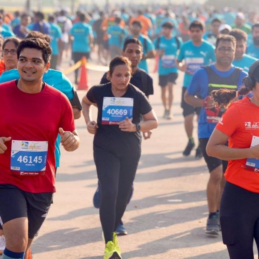 60 साल की महिला मैराथन में 10km दौड़ीं:एक साल पहले घुटनों की रोबोटिक सर्जरी कराई थी, डॉक्टर बोले- ये सही टेक्नोलॉजी का नतीजा