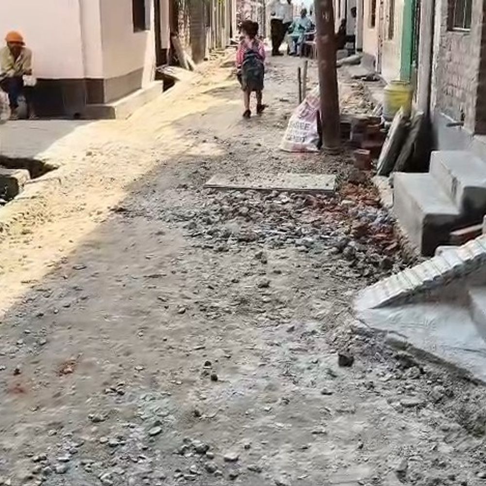 बिना सहमति गली निर्माण से बढ़ा विवाद:नगर पालिका-प्रशासन पर लापरवाही का आरोप, घरों में भर रहा पानी