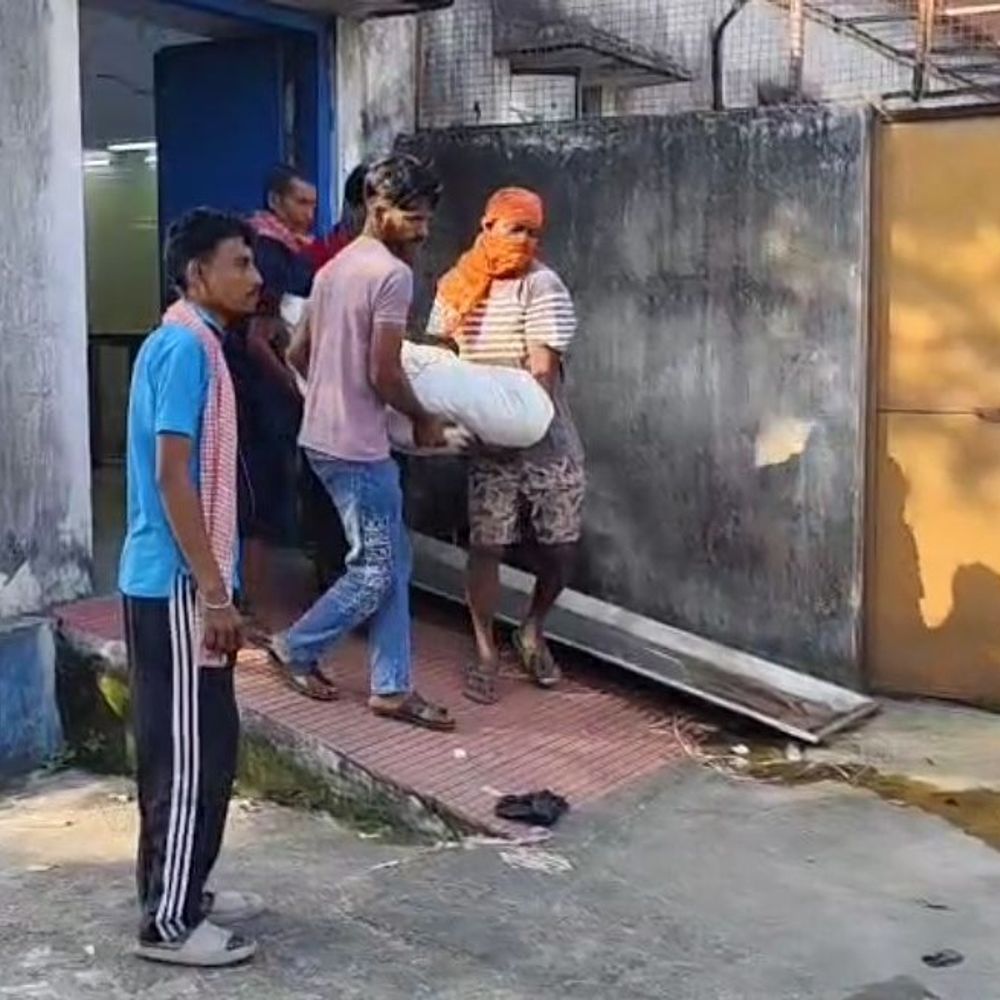 ट्रेन की चपेट में आने से दो की मौत:  धनबाद में रेलवे ट्रैक पर पार्टी करने गए थे दोनों, परिजनों को घटना की दी गई सूचना – Dhanbad News