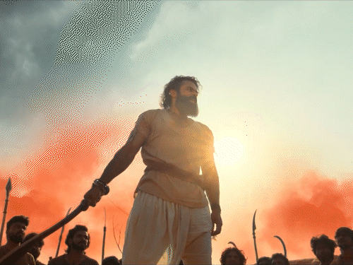 साई दुर्गा तेज के जन्मदिन पर 'SYG' का ग्लिम्प्स रिलीज:फिल्म ‘संबराला येति गट्टू’ में दिखाई दिया एक्टर का नया लुक