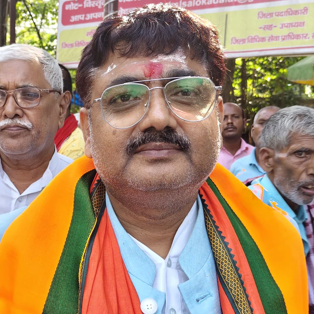 सहरसा के निवर्तमान विधायक आलोक रंजन ने नामांकन किया:विकास को बताया चुनावी मुद्दा, जनसुराज पर साधा निशाना