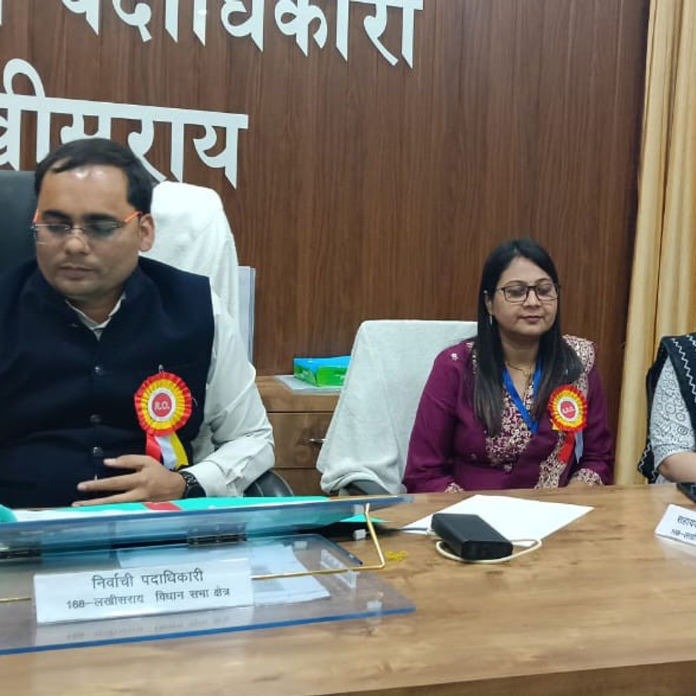 लखीसराय में 16 प्रत्याशियों ने भरा नामांकन:पर्चा भरने का अंतिम दिन, दोनों सीटों पर रही गहमागहमी