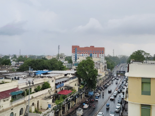 लखनऊ में सुबह-शाम गुलाबी ठंड:सीजन का सबसे अधिक AQI आज, गोमतीनगर में सबसे अधिक वायु प्रदूषण