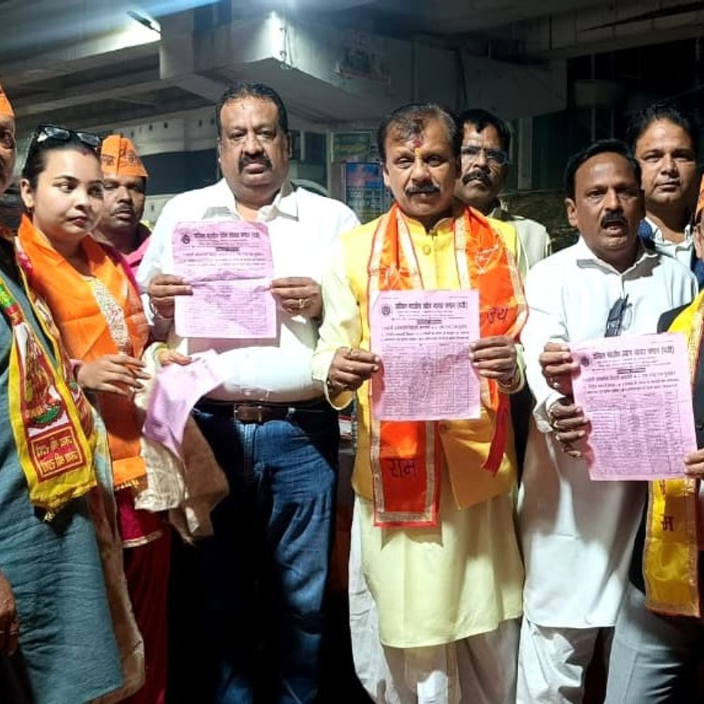 लखनऊ में स्वदेशी अपनाओ अभियान:व्यापार मंडल ने स्वदेशी उत्पादों को अपनाने का आह्वान किया
