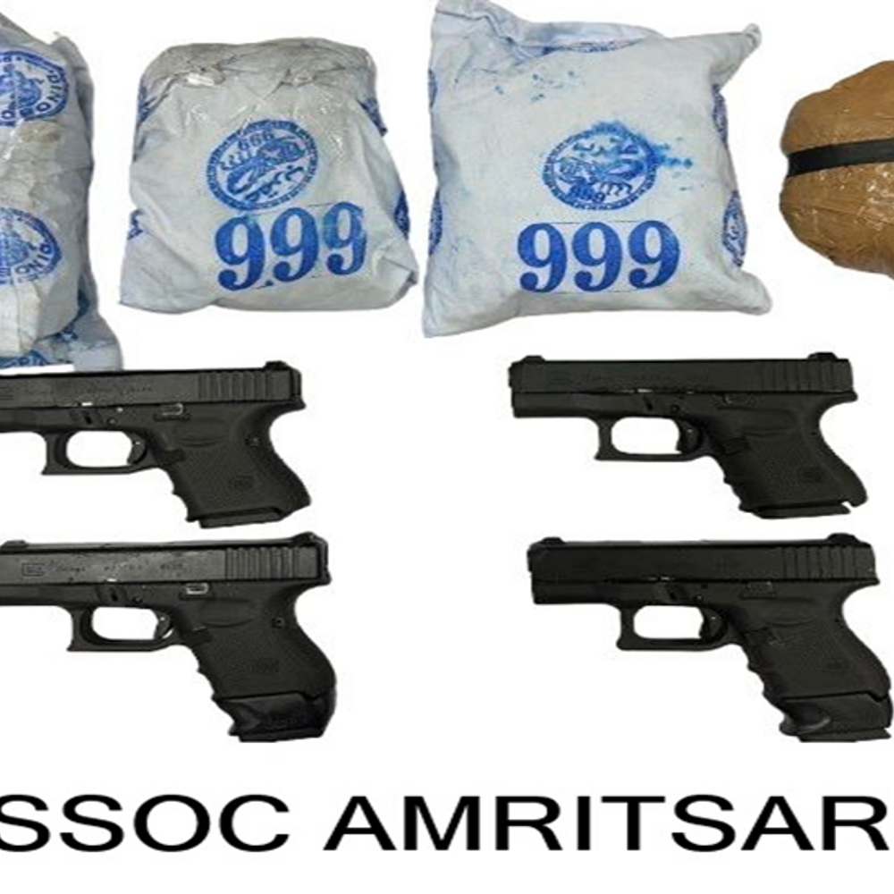 अमृतसर में अंतरराष्ट्रीय तस्करी नेटवर्क का पर्दाफाश::  4 Glock पिस्तौल, गोला-बारूद, 2 किलो हेरोइन बरामद, दुबई से जुड़े तार – Amritsar News