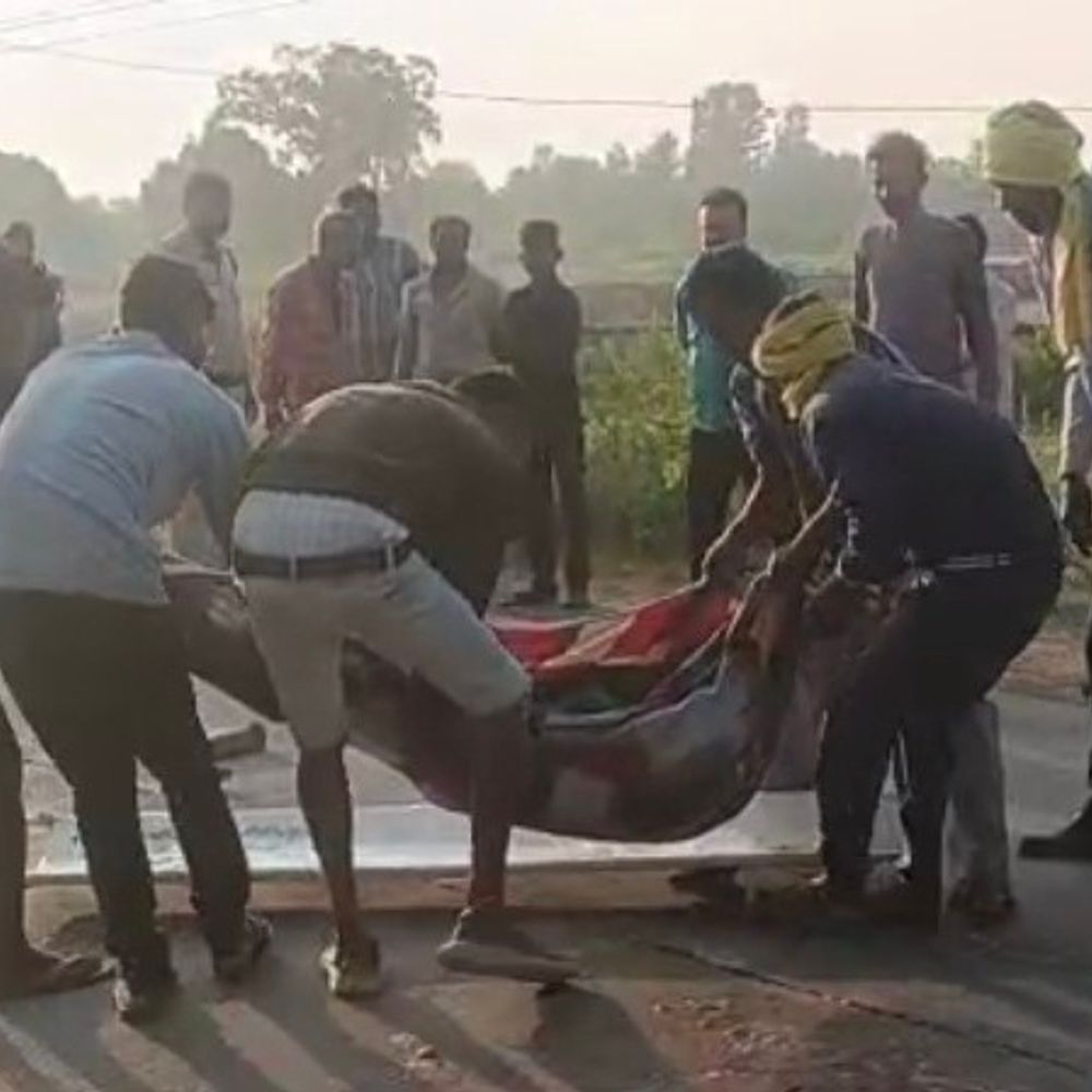 मैहर में वाहन की टक्कर से टीचर की मौत:खेत से पैदल जा रहे थे, लौटते समय हादसा; शव को पोस्टमॉर्टम के लिए भेजा