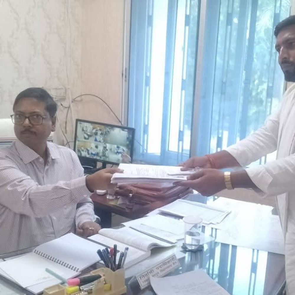 बांका में छठे दिन 11 कैंडिडेट्स ने किया नॉमिनेशन:विभिन्न दलों और निर्दलीय उम्मीदवारों ने कड़ी सुरक्षा में दाखिल किए आवेदन