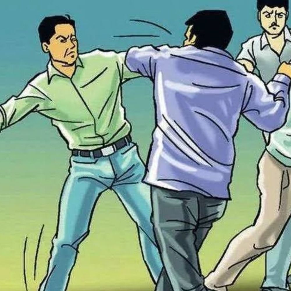 लखनऊ में ईंट-पत्थरों से युवक पर हमला:सिर और जबड़े में गंभीर चोटें, बीच-बचाव करने वाले को भी मारा