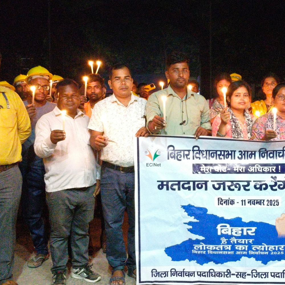 मतदाताओं को जागरूक करने कैंडल मार्च निकला:  जगदीशपुर में बीडीओ के नेतृत्व में अधिकारियों ने मतदान के लिए प्रेरित किया – Bhagalpur News
