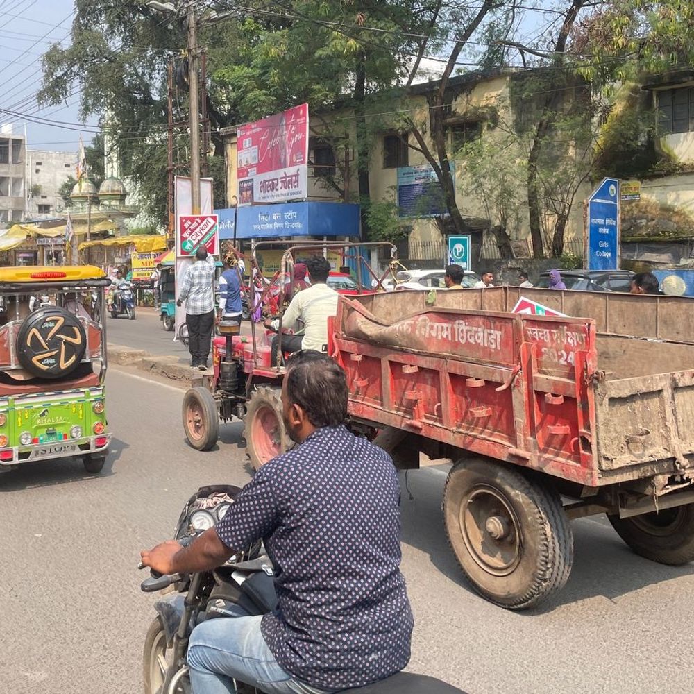 धनतेरस और दीपावली पर शहर में बदला रहेगा ट्रैफिक:नियम 18 से 21 अक्टूबर तक, भारी वाहनों पर प्रतिबंध, बाजारों में नो-एंट्री और डायवर्जन लागू