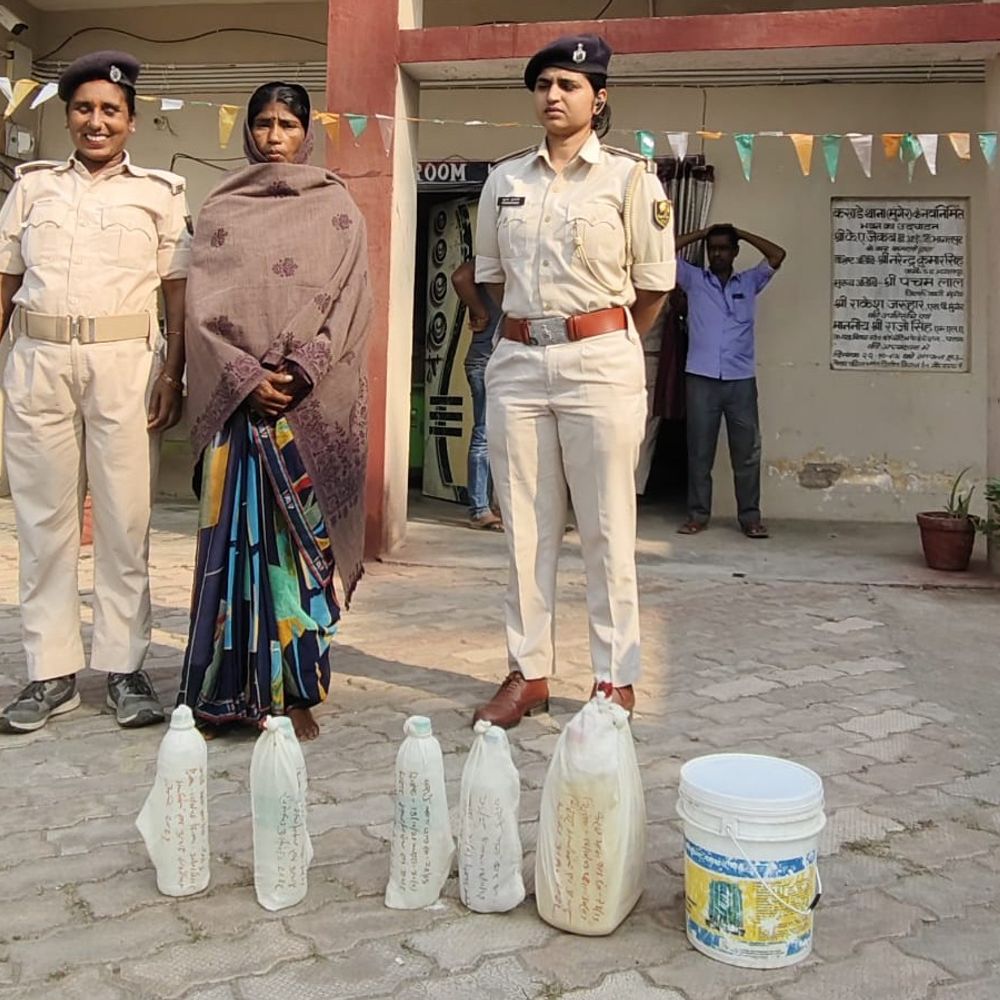 चेवाड़ा में शराब बेचने के आरोप में महिला गिरफ्तार:  पुलिस ने सिझोड़ी गांव से पकड़ा, जेल भेजा – Chewara(Sheikhpura) News