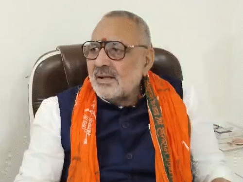 'लालू जी गेट मत खोलिए, फाड़ देगा आपका कुर्ता':केंद्रीय मंत्री गिरिराज सिंह बोले- पैसा लेकर टिकट देना शर्मनाक, ऐसे लोगों को जनता जवाब दे