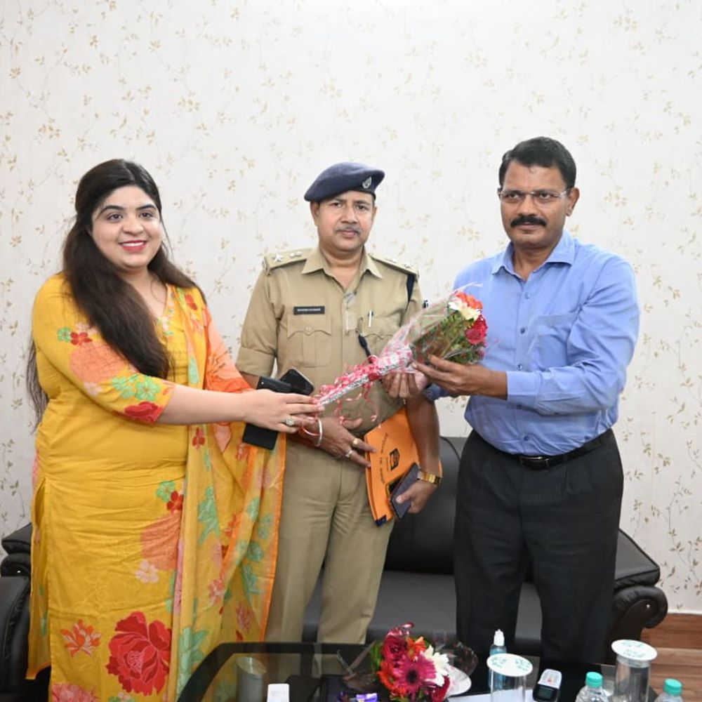 कुर्था विधानसभा क्षेत्र के चुनावी तैयारियों का ऑब्जर्वरों से अवलोकन:जिला निर्वाचन पदाधिकारी और पुलिस अधीक्षक ने की विस्तृत बैठक