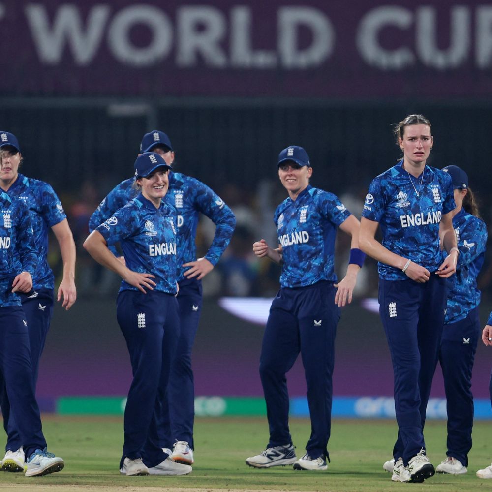 विमेंस वर्ल्ड कप में भारत की लगातार तीसरी हार:इंग्लैंड ने 4 रन से हराकर सेमीफाइनल में एंट्री की; हीथर नाइट ने सेंचुरी लगाई