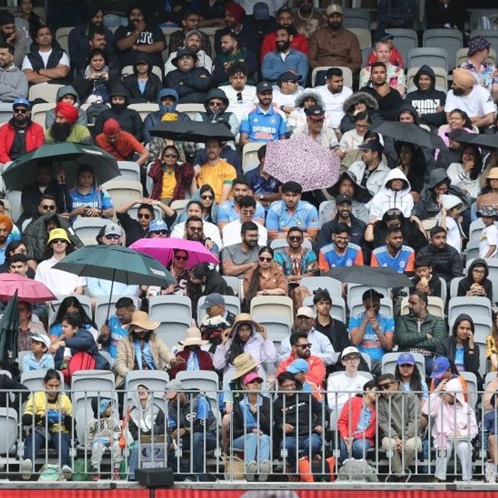 भारत-ऑस्ट्रेलिया पहला वनडे- थोड़ी देर में शुरू होगा खेल:अब 32-32 ओवर का खेल होगा; रोहित, कोहली और गिल दहाई का आंकड़ा पार नहीं कर सके