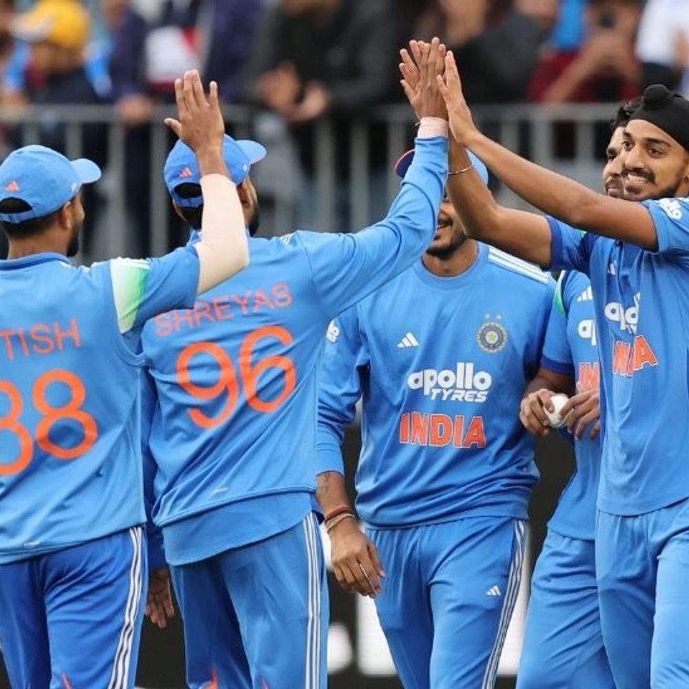 पहला वनडे- अक्षर पटेल ने भारत को दूसरा विकेट दिलाया:हेड के बाद मैथ्यू शॉर्ट आउट, 131 रन चेज कर रही ऑस्ट्रेलिया का स्कोर 67/2