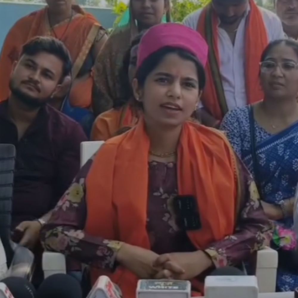 अलीनगर को अपना घर मान चुकी हूं-मैथिली ठाकुर:भाजपा प्रत्याशी ने कहा- यहां की बेटी बनकर रहना चाहती, विकास के हर काम में साथ रहूंगी